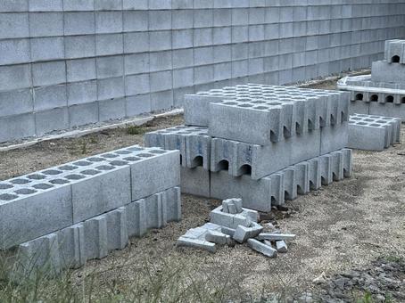 ブロック工事のメリット・デメリットと基礎づくりの重要性｜ショウケン